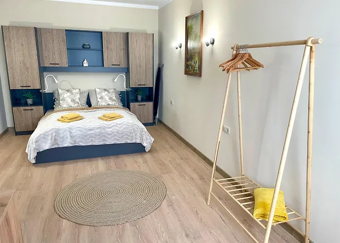 1br Near Gondola By Si 公寓